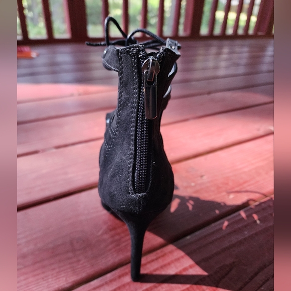 👠JustFab Lace Up High Heel Shoes 👠 - Picture 8 of 13